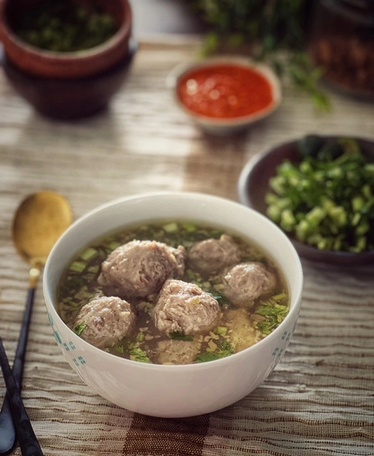 Indonesia Meatballs Soup